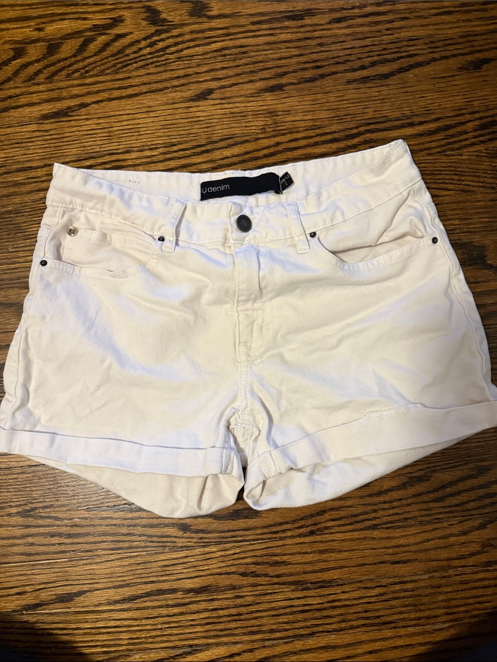 uddenim White Women's Cuffed Cotton Shorts